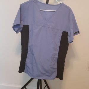 Cherokee scrub top - size L